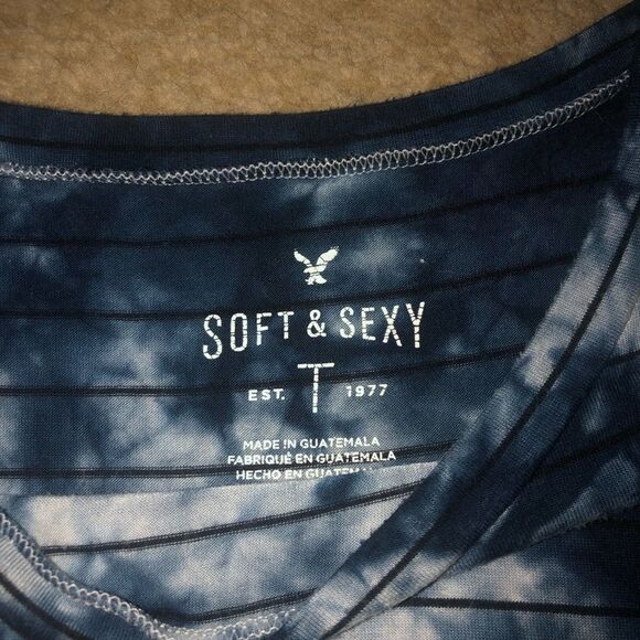 American eagle soft and sexy shirt.  Blue and white - Picture 4 of 4